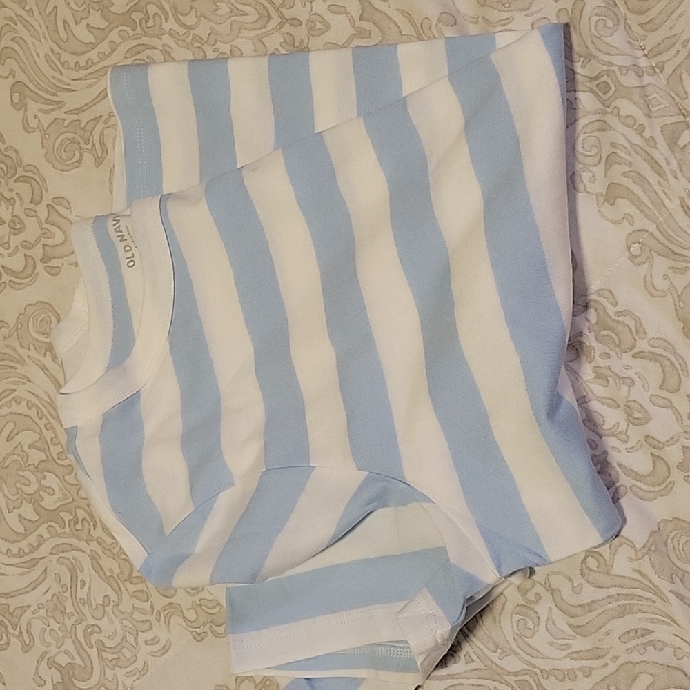 Old Navy Everywear tee- blue and white strip nwt - Picture 5 of 5